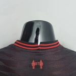 リバプール 22-23 ジャージ、ブラック トレーニング (プレーヤーズ エディション)