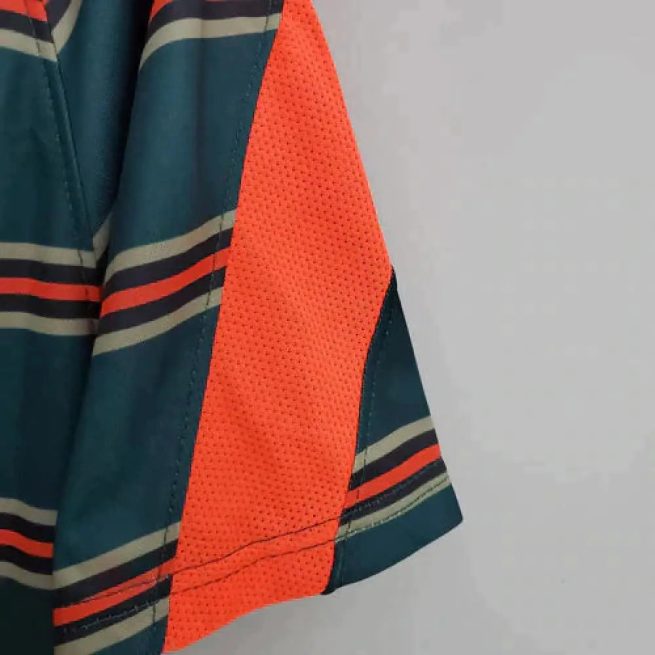 リバプール 22-23 T シャツ、ストライプ トレーニング