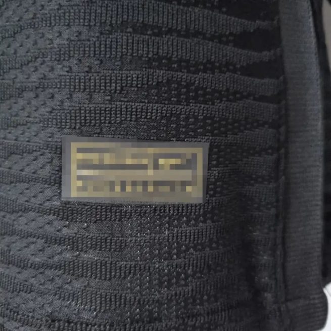 PSG 22-23 ジャージ、黒と金の代替品 (選手バージョン)