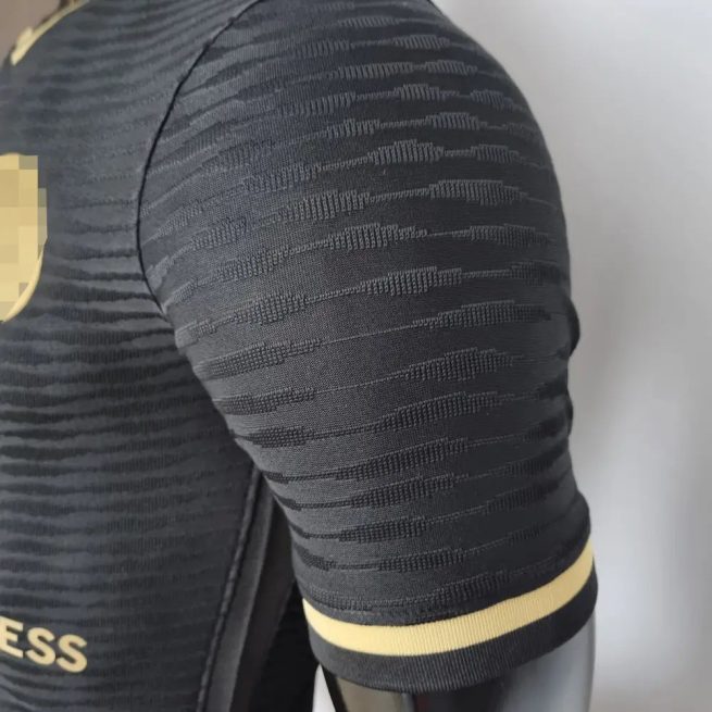 PSG 22-23 ジャージ、黒と金の代替品 (選手バージョン)