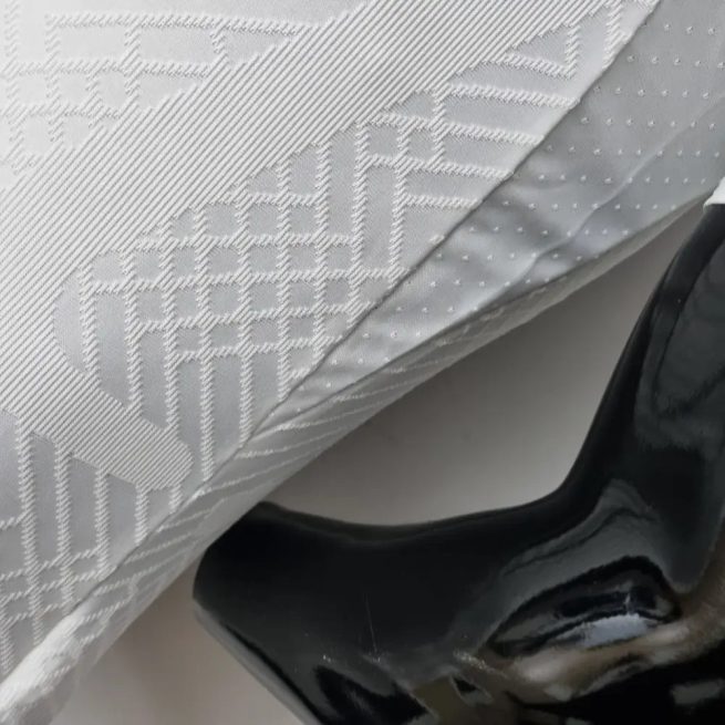 PSG 22-23 Tシャツ、白トレーニング（選手バージョン）