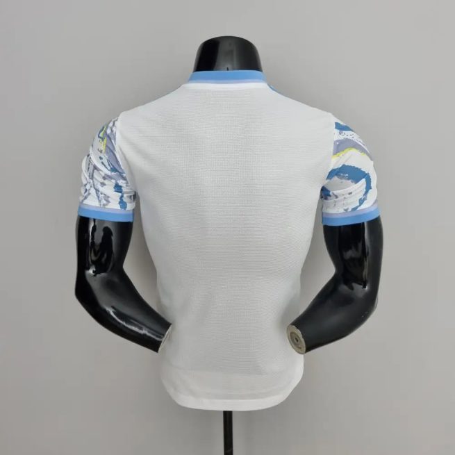 レアル マドリード ユニフォーム 22-23、スペシャルエディション 青と白 (選手バージョン)