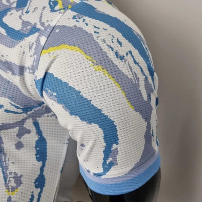 レアル マドリード ユニフォーム 22-23、スペシャルエディション 青と白 (選手バージョン)